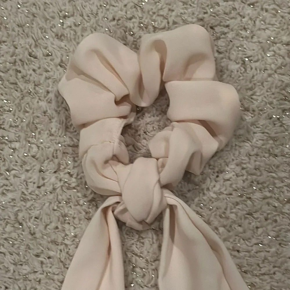 Free People Bow Scrunchy Ivory